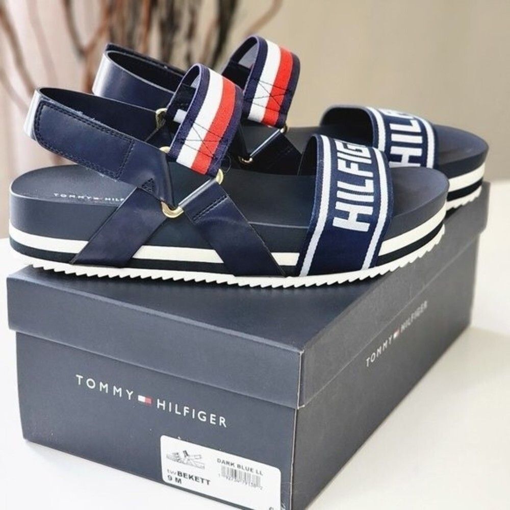 NEW! Women's Tommy Hilfiger Bekett Women's Sandals Size 9